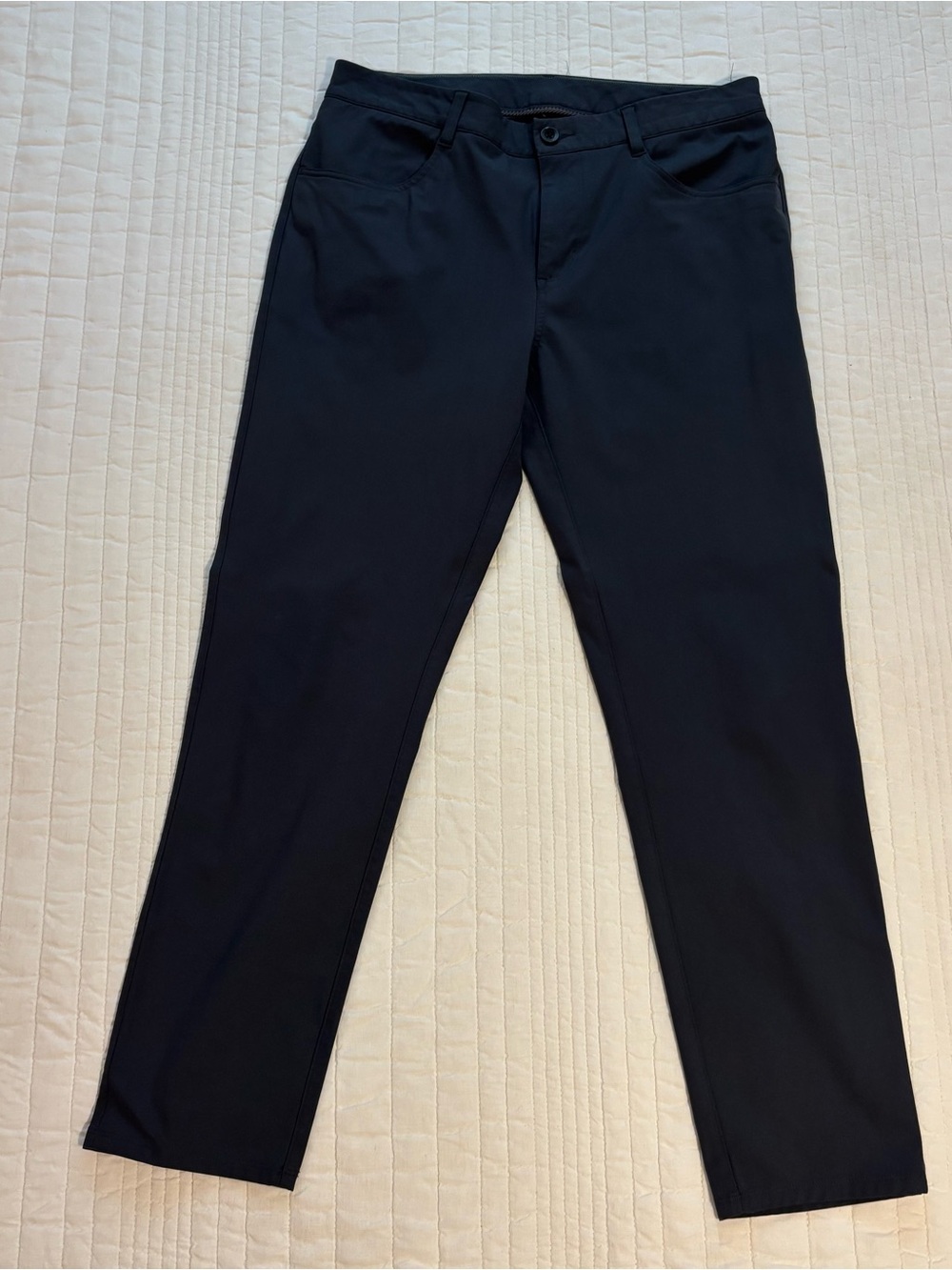 Dark gray Vuori Meta pants 32/30